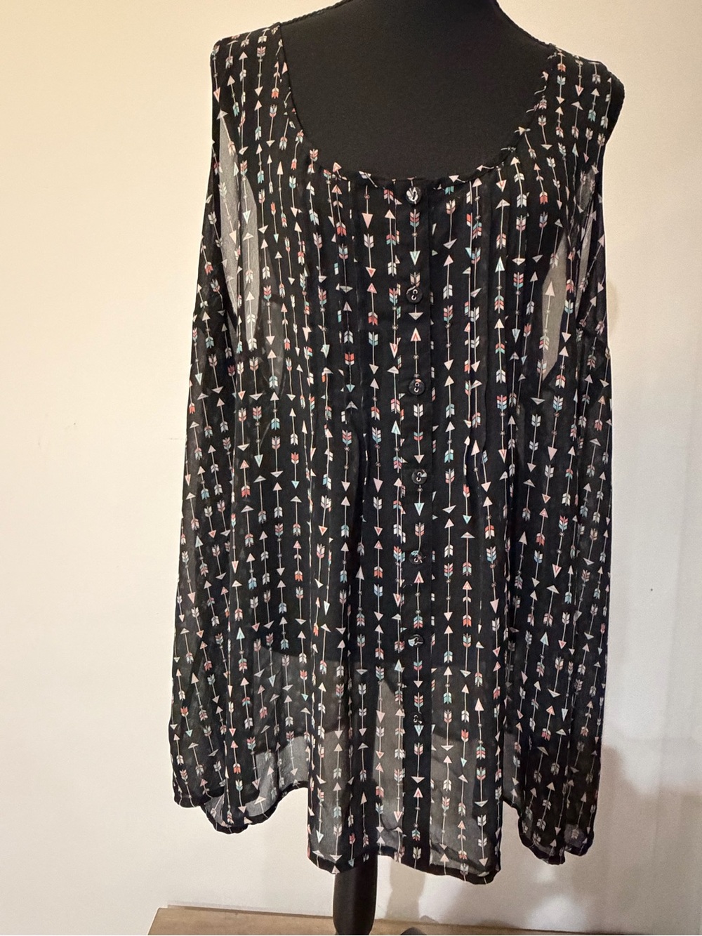 Torrid Size 4 Black Arrow Print Sheer Blouse – Worn Once